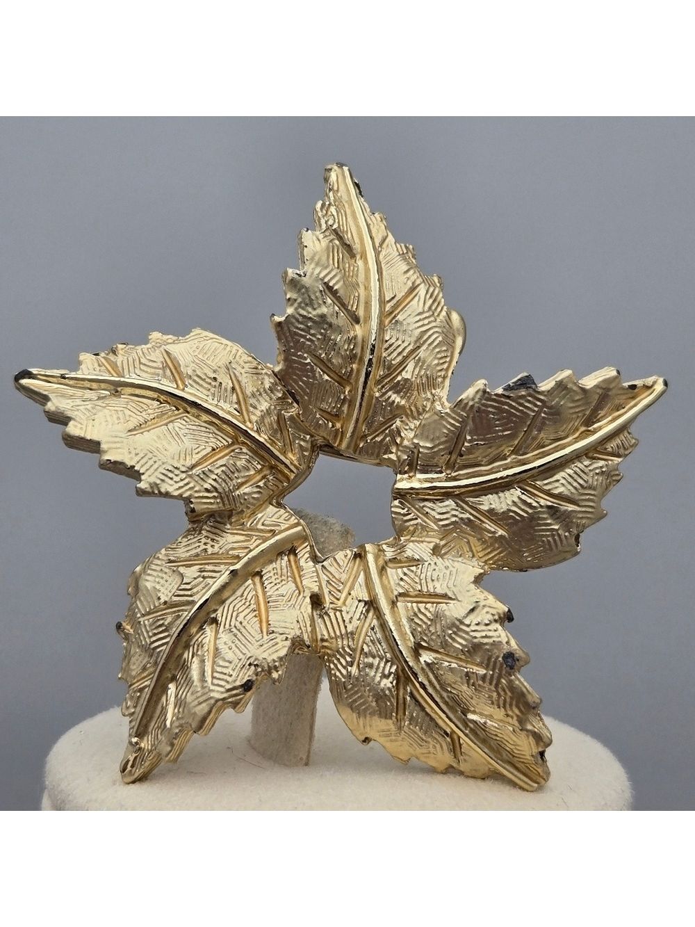 Starburst Brooch Vintage Gold Tone Pin Leaf & Star Design Unbranded